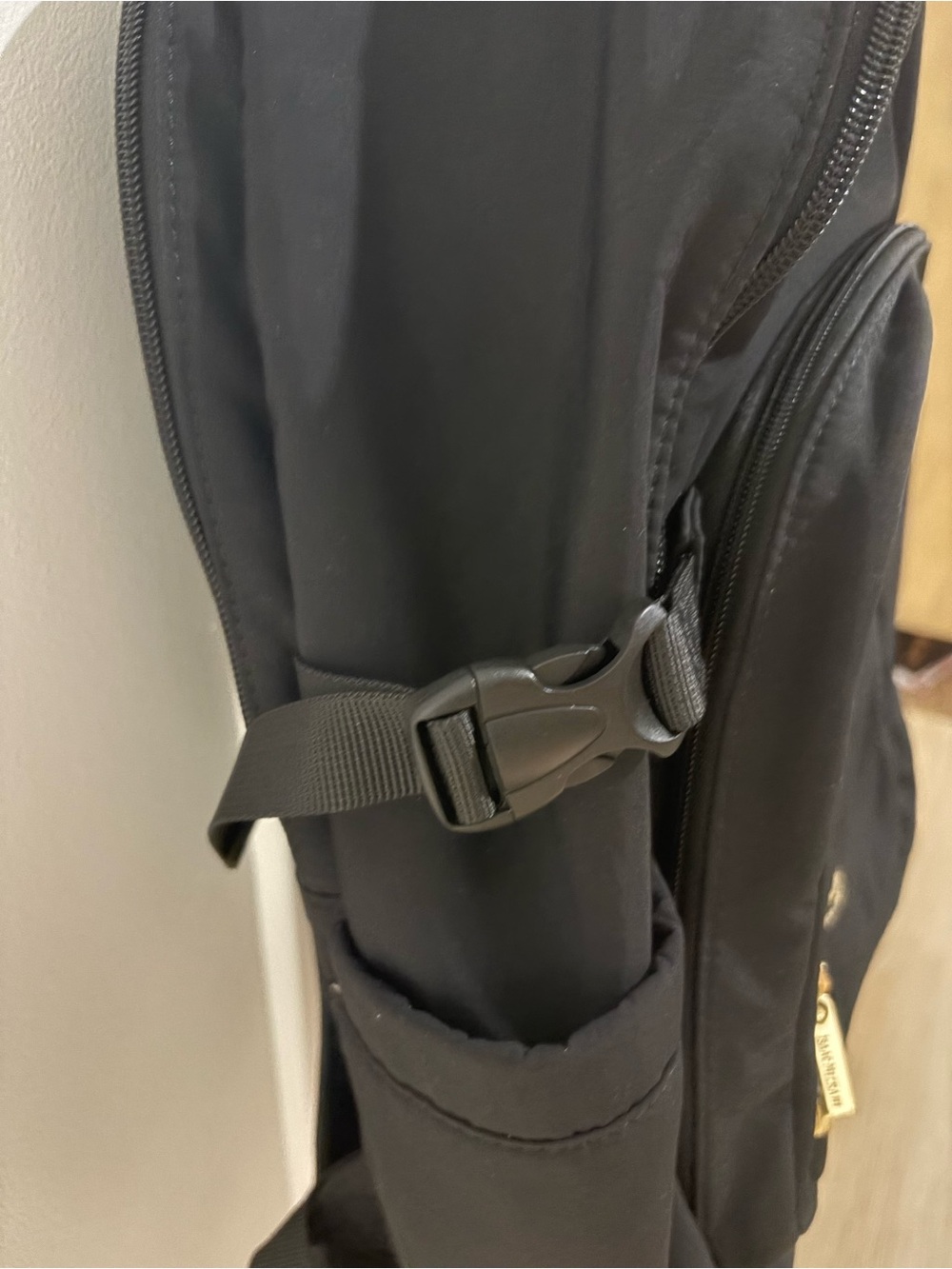 Isaac Mizrahi backpack - Picture 4 of 6